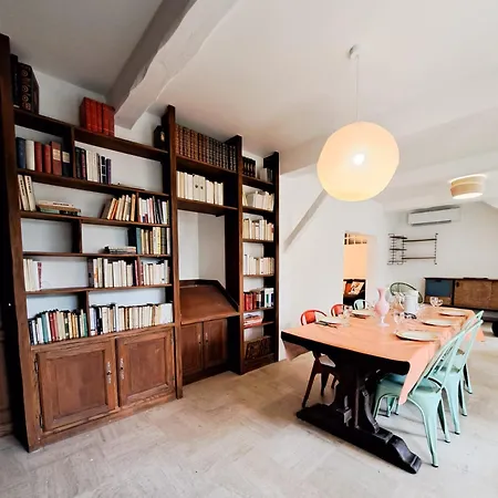 Nonni, Maison Familiale -