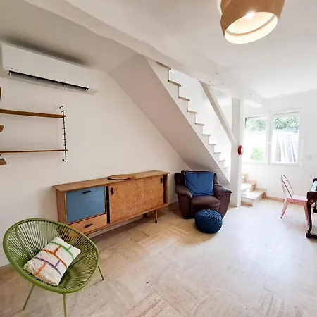 Nonni, Maison Familiale -