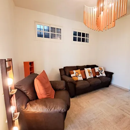 Nonni, Maison Familiale - Руайян