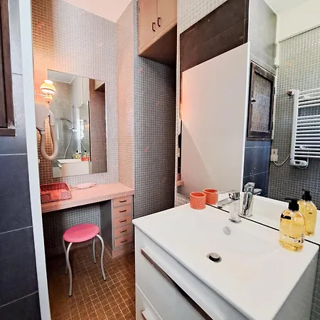 Nonni, Maison Familiale -