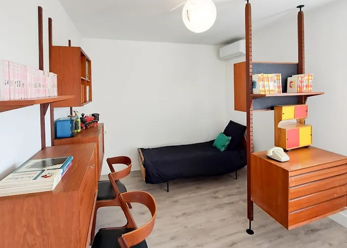 Nonni, Maison Familiale - * 鲁瓦扬